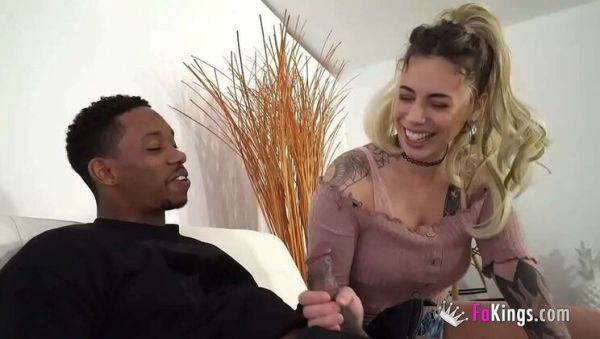 Lola Emme Fucks Black Cock for the First Time - Hot Interracial Sex - veryfreeporn.com - Spain on poweredporn.com