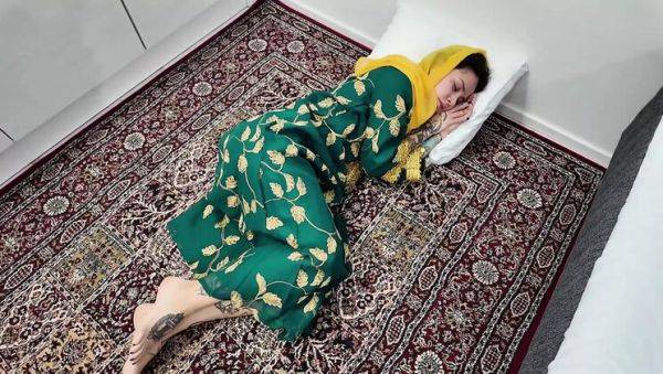 Horny Stepbrother Pounds Hijab Afghan Stepsister Hard - Mari Galore & Qombol - veryfreeporn.com - Afghanistan on poweredporn.com