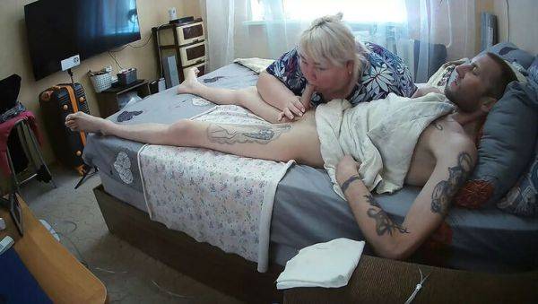 Stepmom gives deep morning blowjob on weekend - Zona901 - veryfreeporn.com - Russia on poweredporn.com