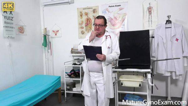 Hot MILF Gets Anal Temp Check by Doctor in 4K - veryfreeporn.com on poweredporn.com