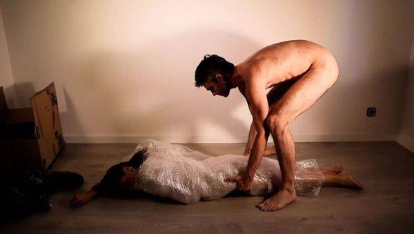 Hot Spanish Amateur Magia Rosa Unwraps Her Perfect Body in Special Delivery Sex - veryfreeporn.com - Spain on poweredporn.com