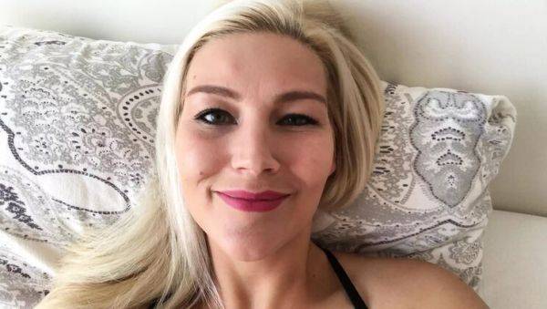 Horny German MILF Explosive Squirting Orgasm with Big Dildo - Amateur Homemade 4K - porntry.com - Germany on poweredporn.com