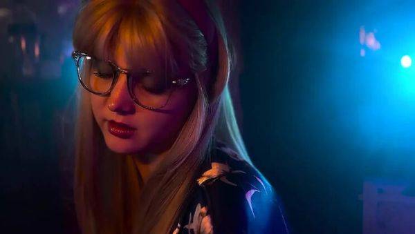 Stepmom Shawna Panofka Gives Me a Sensual Massage & Handjob Happy Ending - veryfreeporn.com - Usa on poweredporn.com