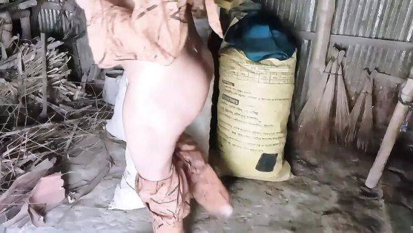 Desi Indian Girl First Time Fuck in Friend's Flat - Hardcore College Sex - veryfreeporn.com - India on poweredporn.com