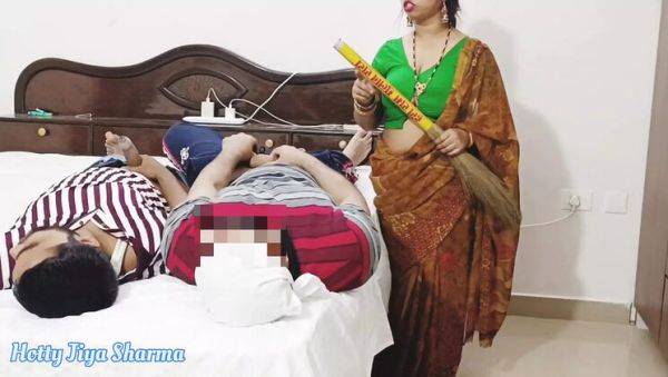 Hot Indian Stepmom Jiya Sharmaa Takes Two Big Cocks in Her Tight Pussy - Anal & Threesome Fuck - veryfreeporn.com - India on poweredporn.com