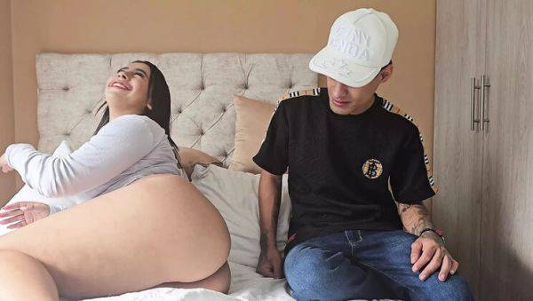 Curvy Latina Stepsister Seduces Stepbrother - Hot Taboo Family Sex in Parents' Bed! - veryfreeporn.com - Colombia on poweredporn.com