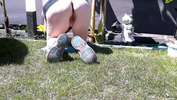 Hot German MILF SimoneLive1 Naked Behind Hedge - Amateur Outdoor Peeping - xxxfiles.com - Germany on poweredporn.com