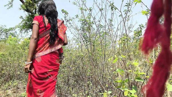 Hot Indian GF Outdoor Sex - Desi Bhabhi Romantic XXX Video - veryfreeporn.com - India on poweredporn.com