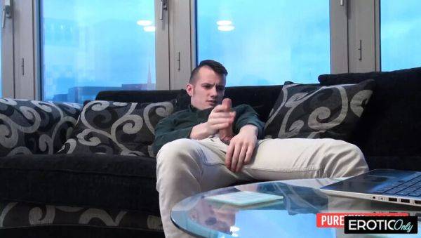 Amber Deen Screams in Pleasure as Sam Bourne Pounds Her Hard - Big Tits & Cumshot - veryfreeporn.com on poweredporn.com