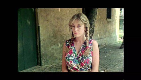 Moana Pozzi Hot Vintage Blowjob & Cumshot - Valentina Ragazza in Calore Ep 2 - veryfreeporn.com on poweredporn.com