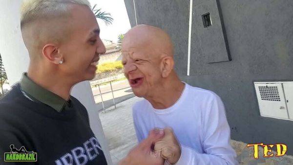 Elisa Sanches seduces Joao Grilo in wild public car sex - Big ass Latina MILF action - xxxfiles.com - Brazil on poweredporn.com