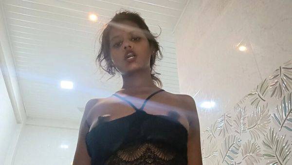 Desi Bhabhi Priya Gives Deep Throat Blowjob to Devar - Indian Homemade Sex - porntry.com - India on poweredporn.com