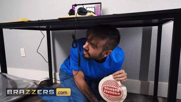 Brazzers - Hot College Girl Elsie Gets Her Tight Pussy Licked and Fucked by Stepbro - porntry.com on poweredporn.com