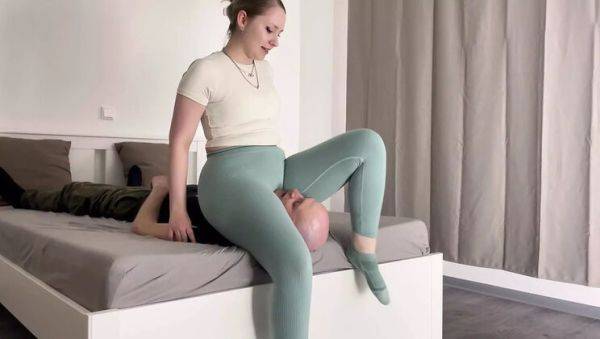 Blonde PAWG Lizzy Crush Dominates with Her Thighs in HD Femdom - veryfreeporn.com - Germany on poweredporn.com