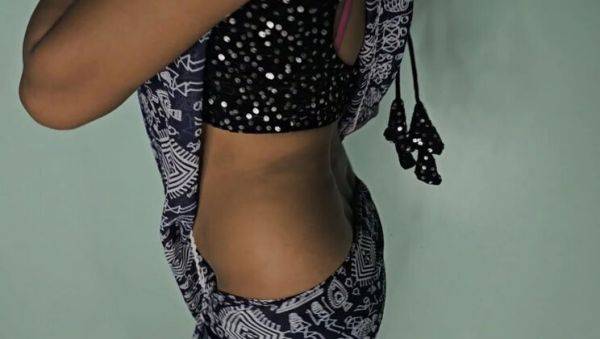 Desi Aunty Gets Hot Massage From Nephew - Panty Fun & Steamy Action! - porntry.com - India on poweredporn.com