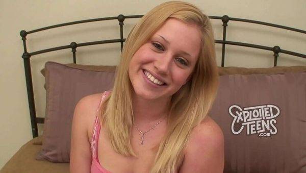 Hot Blonde Teen Chloe X Sucks Big Cock - Amateur POV Blowjob - xxxfiles.com on poweredporn.com