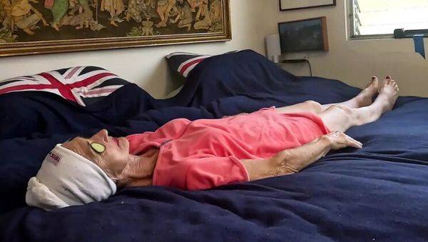 Hot MILF Gets Huge Facial Cumshot From Old Man - Amateur Couple Fun - veryfreeporn.com on poweredporn.com