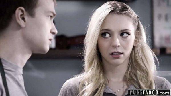 Lily Larimar Almost Gets Caught Giving Blowjob in Public Cafe - xxxfiles.com on poweredporn.com