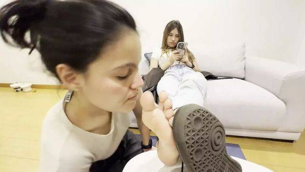 Hot Latina Lesbians Give Each Other Sensual Foot Massage & Orgasm - veryfreeporn.com - Colombia on poweredporn.com