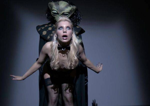 Ashley Fires, with her signature blonde locks and fearless kinks, takes on the iron challenge. - alphaporno.com on poweredporn.com