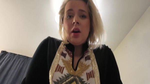 Nikky Dream In Uvey Ogluna Cinselligi Ogreten Sarısın Kaltak Deneyimlerini Sikiserek Yansıtıyor 10 Min - hclips.com on poweredporn.com