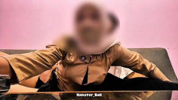 18 Year Old Indian Hijab Cheating Teen Fucks Big Cock in Living Room When Home Alone - Hamster_Ball - xxxfiles.com - India - Indonesia on poweredporn.com
