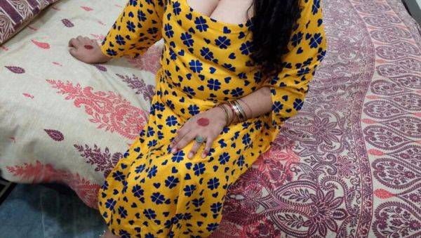 Indian Wife Cheats on Husband with Boss - First Time Hotel Sex - QueenbeautyQB - xxxfiles.com - India on poweredporn.com