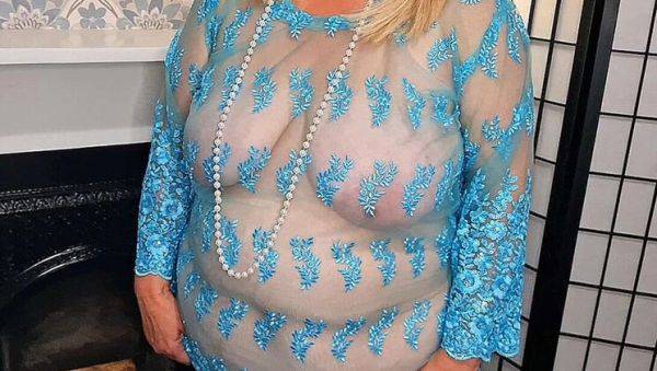 Cheating BBW Wife Sits On Face - Amateur Mature Slut Gets Ready - veryfreeporn.com - Britain on poweredporn.com