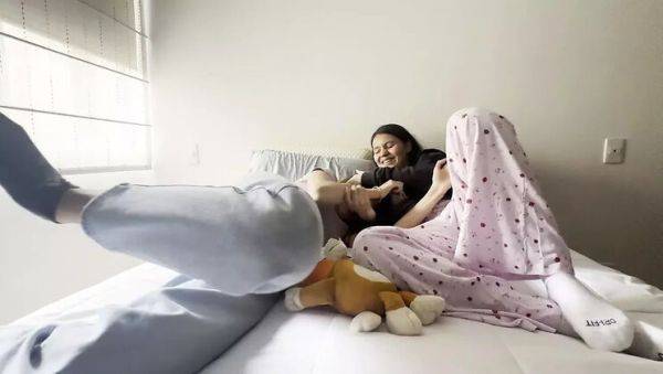 Best Friend Teaches Me How to Eat Pussy & Makes Me Cum - Lesbian Teen Fun - xxxfiles.com - Colombia on poweredporn.com