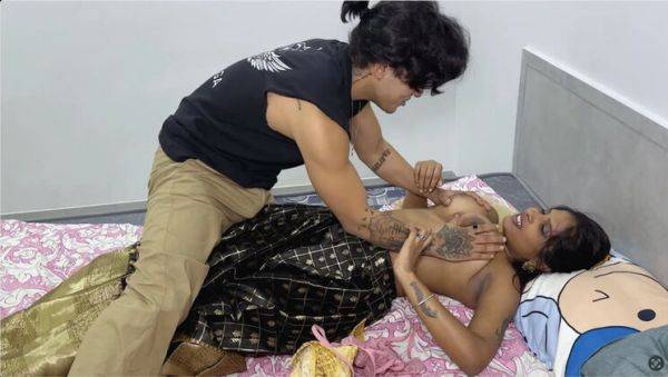 Desi Bhabhi Confused When Younger Step Brother Wears Husband's Clothes - Hot Indian Homemade Sex - porntry.com - India on poweredporn.com