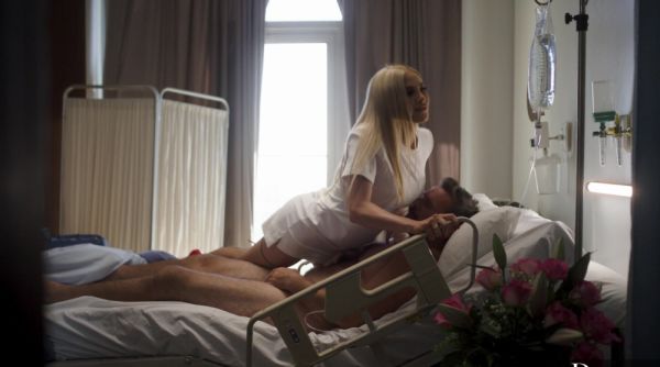 Manuel Ferrara fucked two hot nurses in a hospital setting. - alphaporno.com on poweredporn.com