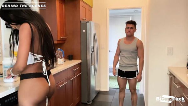 19 Year Old Brianna Moore Watches Guys Kiss & Giggles Before Getting Stuffed by Big Dick - xxxfiles.com - Britain on poweredporn.com