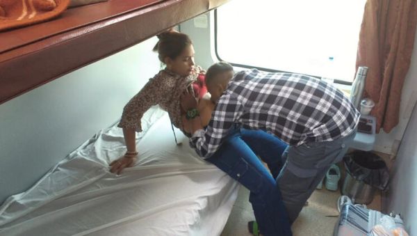 Sona Bhabhi Full Nude Train Sex - Desi Couple Hardcore Fucking Journey - veryfreeporn.com - India on poweredporn.com