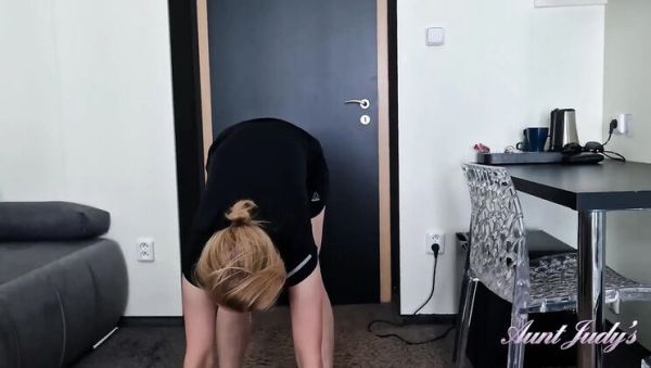 Busty Amateur MILF Wanilianna Hot Workout Solo Masturbation Orgasm - xxxfiles.com - Britain on poweredporn.com