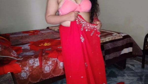 Desi Indian Bhabhi in Red Saree Seduces Devar - Big Natural Tits & Big Ass - Homemade HD - veryfreeporn.com - India on poweredporn.com