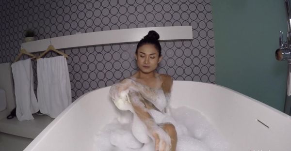 Brunette Nonny's steamy solo session in HD - alphaporno.com on poweredporn.com