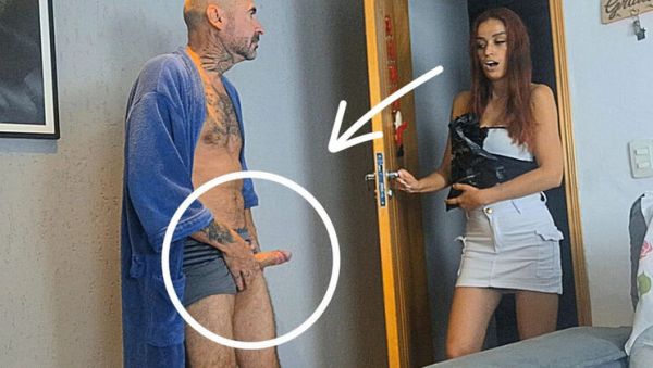 Perverted Old Grandpa Gets Hard for Delivery Girl and Fucks Her - xxxfiles.com - Brazil on poweredporn.com