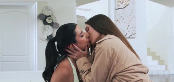 Big tits lesbian banging her girlfriend with strap on - inxxx.com on poweredporn.com