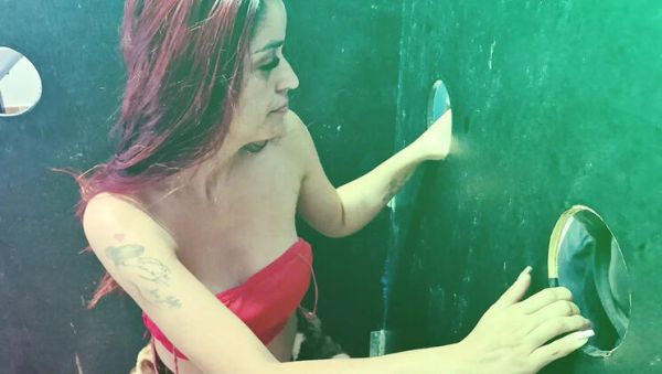 Wife sucks strangers in gloryhole and lets them cum! - veryfreeporn.com - Britain - Brazil on poweredporn.com