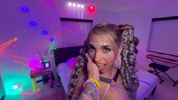 Luna Spreads Wide As Brian Drills Her Cunt Under Uv Rave Strobes! - Luna Colombiana And Brian Omally - videohdzog.com on poweredporn.com