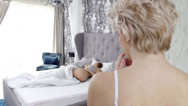 Kittina Finds Lisa for Morning Pussy Eating - xxxfiles.com - Britain on poweredporn.com