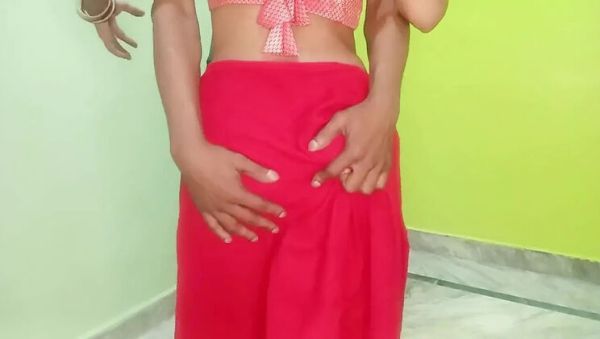 Indian Aunty Seduction in the Dock – Hot Desi Stepmom Blowjob - porntry.com - India on poweredporn.com