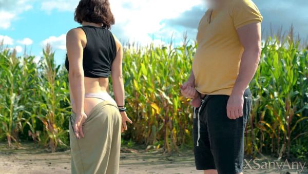 Petite MILF Fucks Stranger in Cornfield – Standing Sex & Cum on Ass - veryfreeporn.com - Britain on poweredporn.com