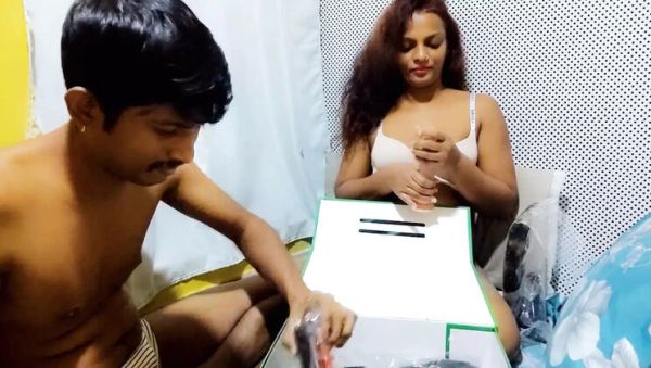 Nilmini Sheron and Don Fashion Diary Sex Toy Review – Sri Lankan Couple Homemade - veryfreeporn.com - India - Sri Lanka on poweredporn.com