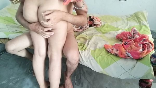 Indian Couple Breaks Daily Routine for Rough Homemade Sex and New Memories (18+) - veryfreeporn.com - Britain - India - Pakistan on poweredporn.com