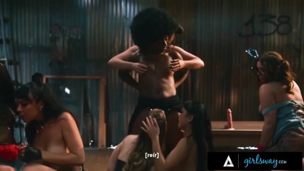 Serene Siren, Little Puck, Jane Wilde, Lulu Chu, Casey Calvert, Hailey Rose, And Penny Barber Explore Each Others - videomanysex.com on poweredporn.com