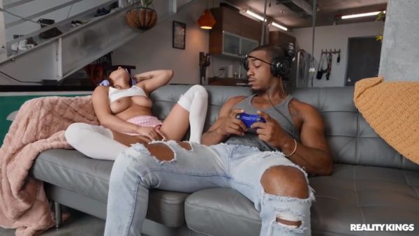 Nerd Teen 18+ Kira Perez And Mazee In Hot Interracial Porn - videomanysex.com on poweredporn.com