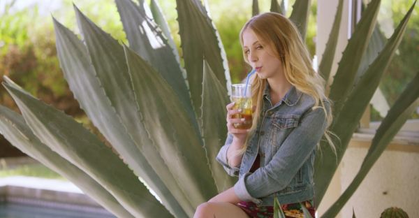 Blonde bombshell Chloe & sexy stud Davin indulge in a steamy HD romp - alphaporno.com on poweredporn.com