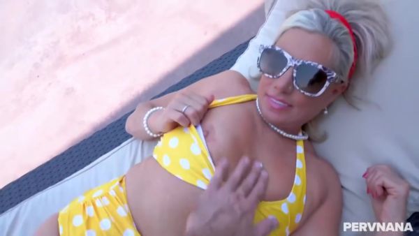 Comforting Granny - Payton Hall - videomanysex.com on poweredporn.com