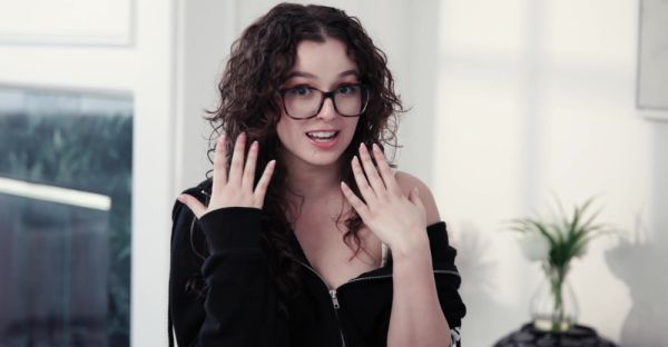 Leana and Jay: Glasses-clad babe gets face fucked - alphaporno.com on poweredporn.com